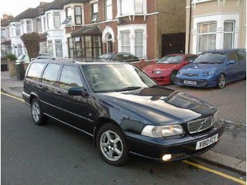 Volvo V70, turbo-charged, five-cylinder diesel